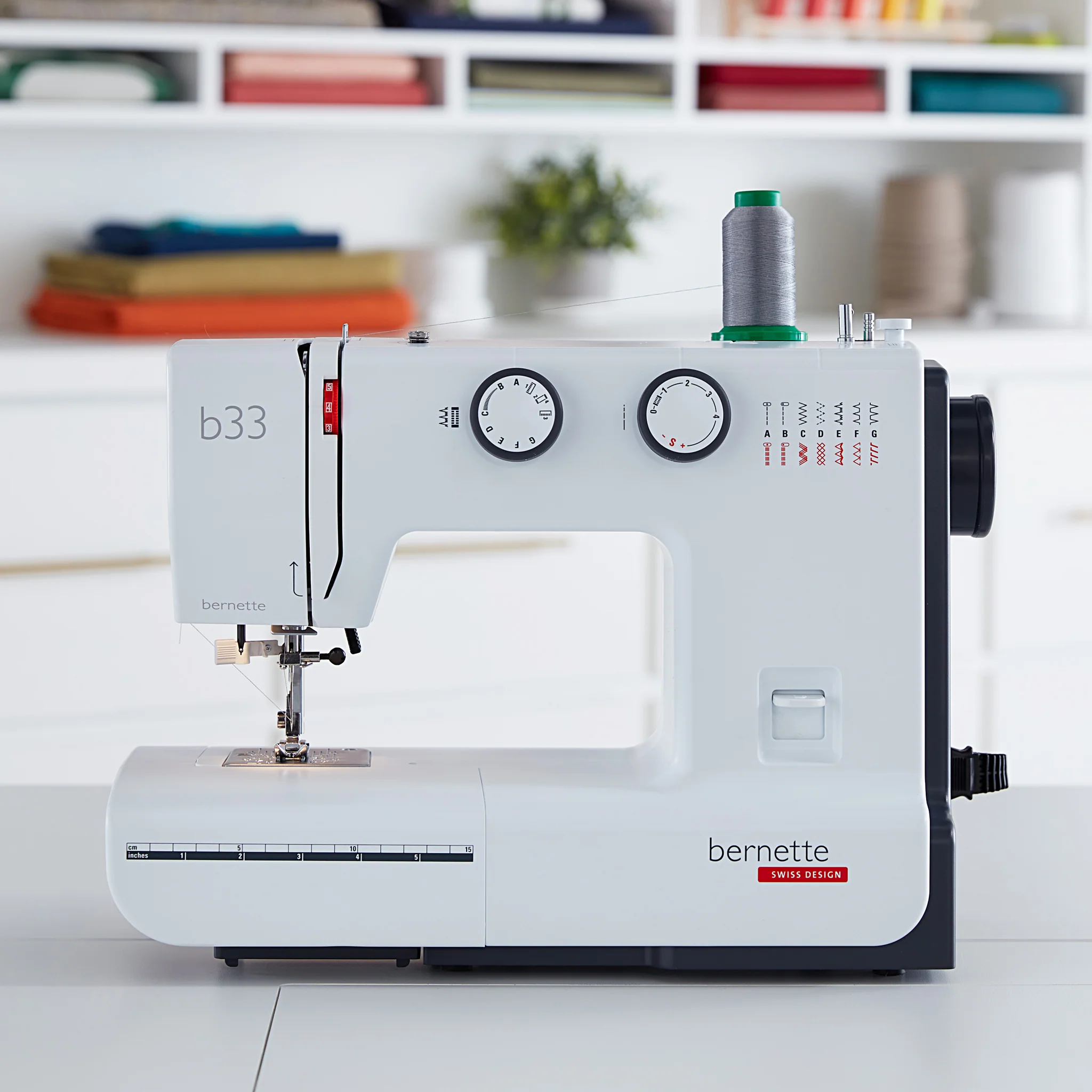 bernette 33 Mechanical Sewing Machine - Image 4