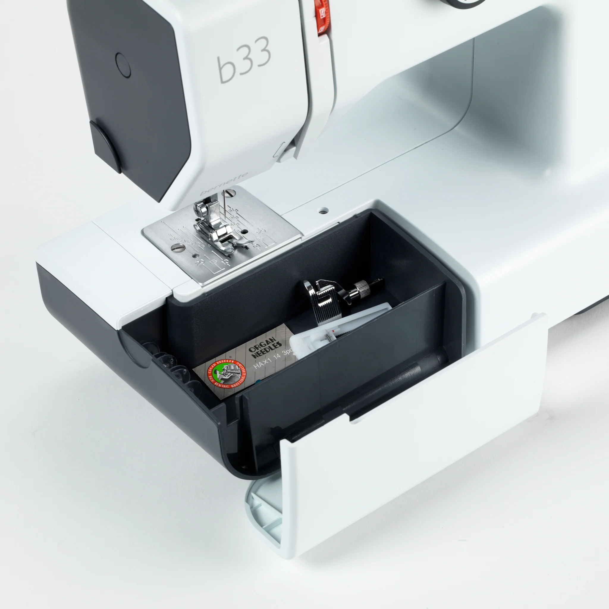bernette 33 Mechanical Sewing Machine - Image 6