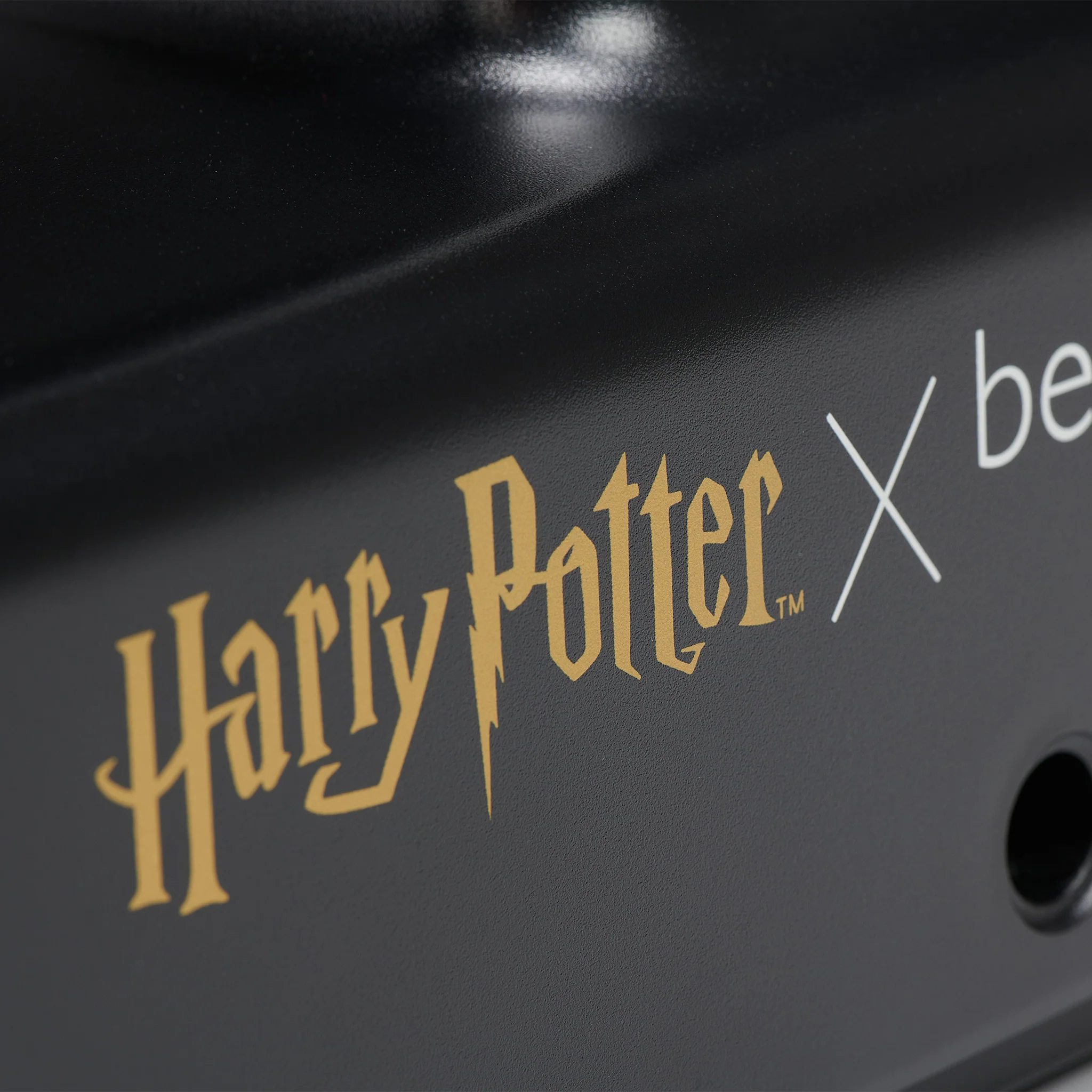 bernette 79 Harry Potter LE Computerized Sewing & Embroidery Machine - Image 33