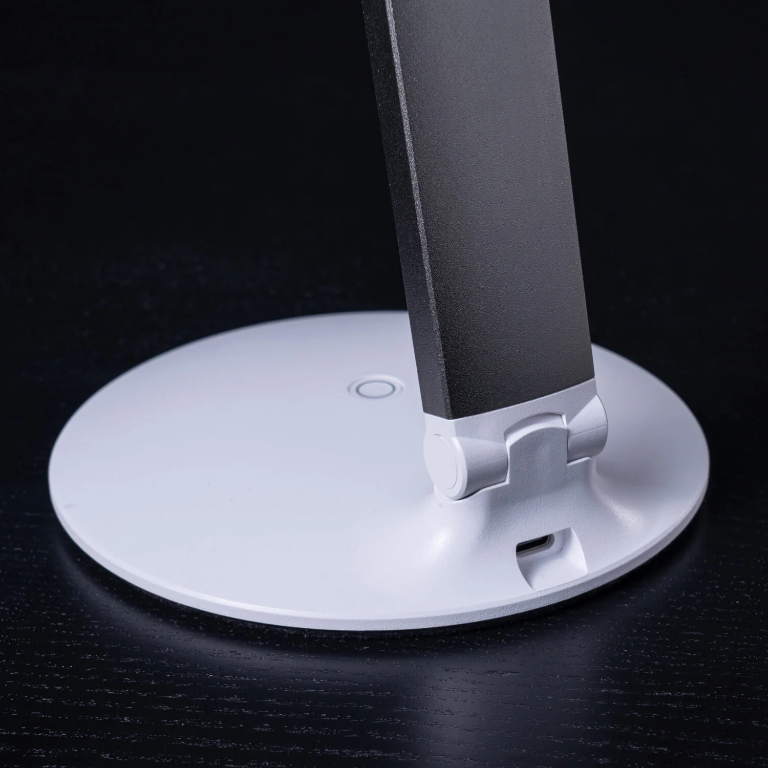 Daylight Halo Go 2 Rechargeable Table Lamp - Image 6