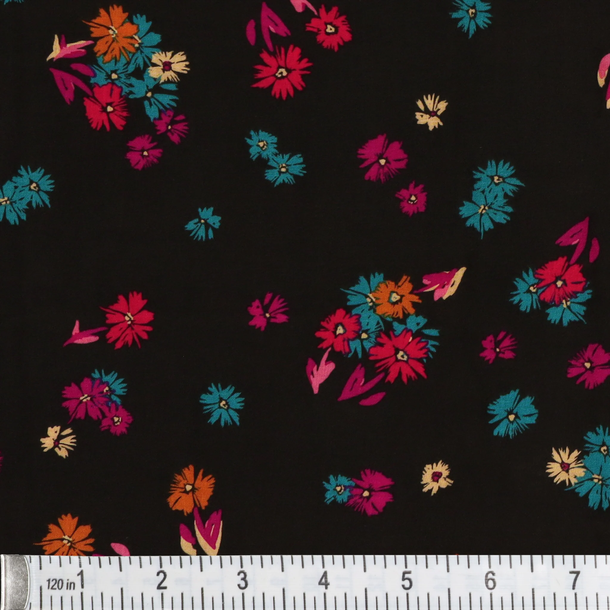 Dreamlike Daisies Fabric in Rayon - Image 3