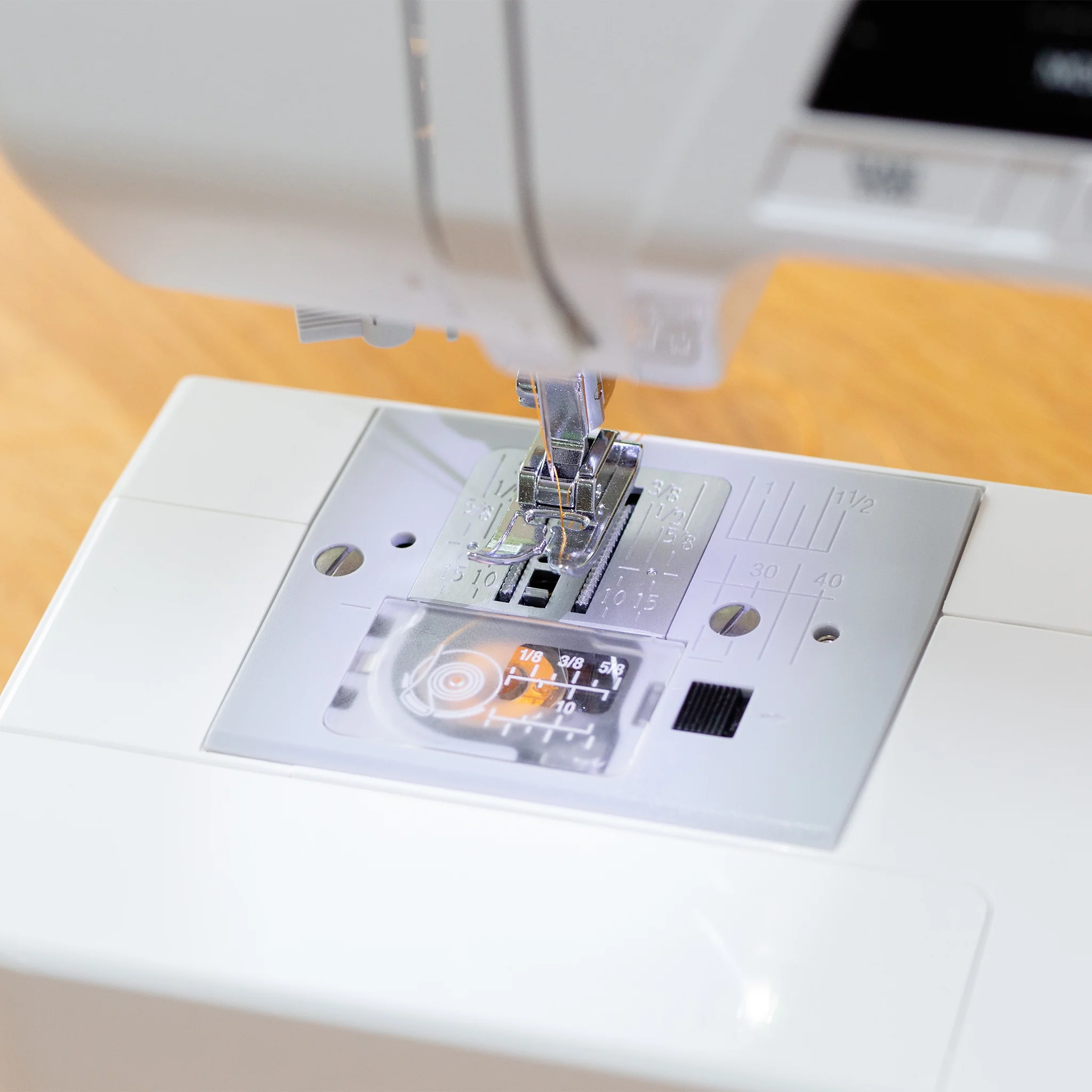 Elna eXperience 450 Computerized Sewing Machine w/ FREE Bonus Bundle - Image 4