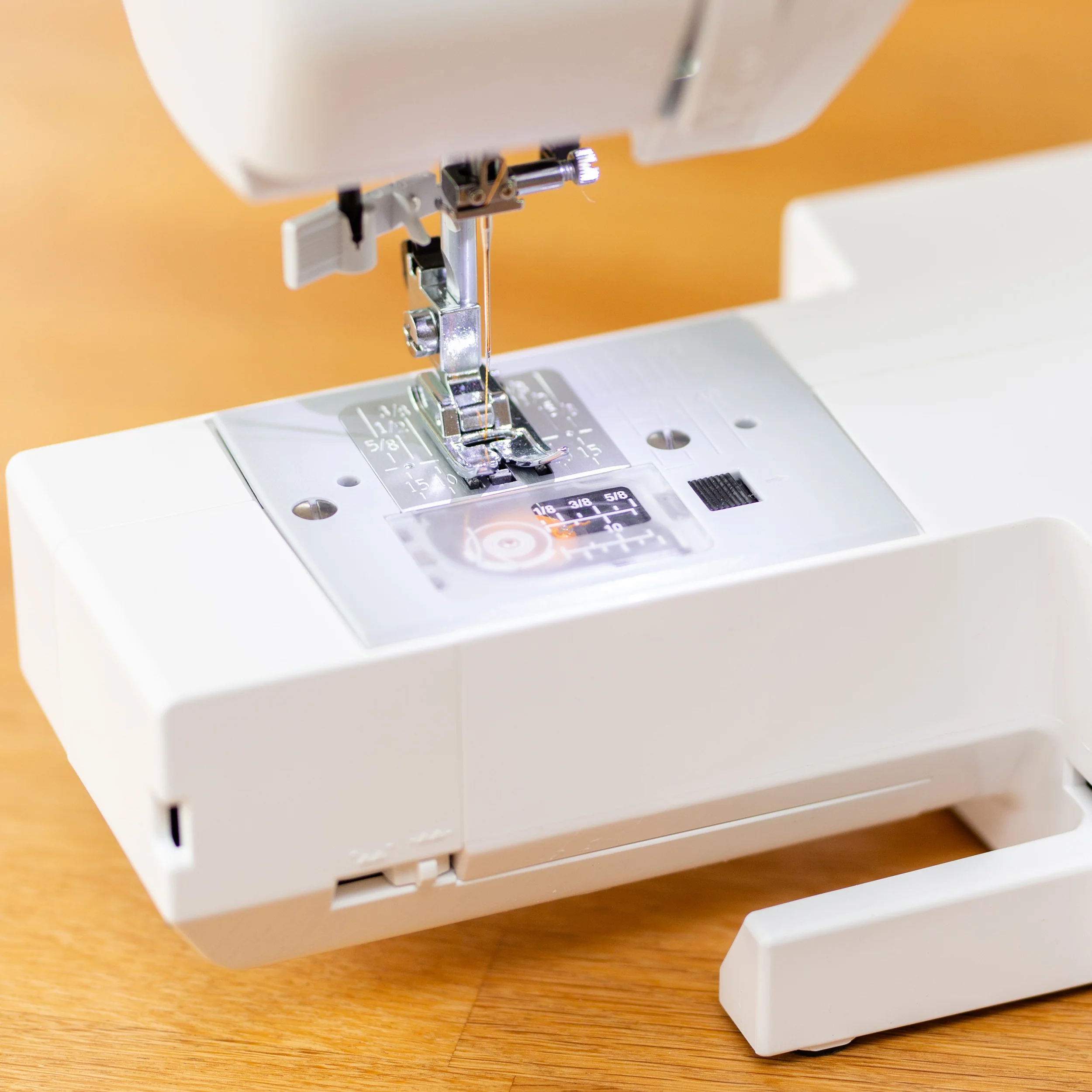 Elna eXperience 450 Computerized Sewing Machine w/ FREE Bonus Bundle - Image 5
