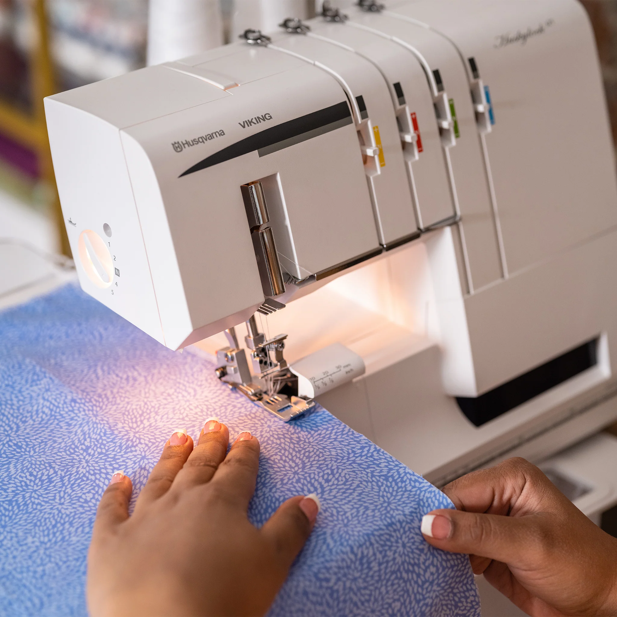 Factory Serviced Husqvarna Viking Huskylock S21 Serger - Image 7