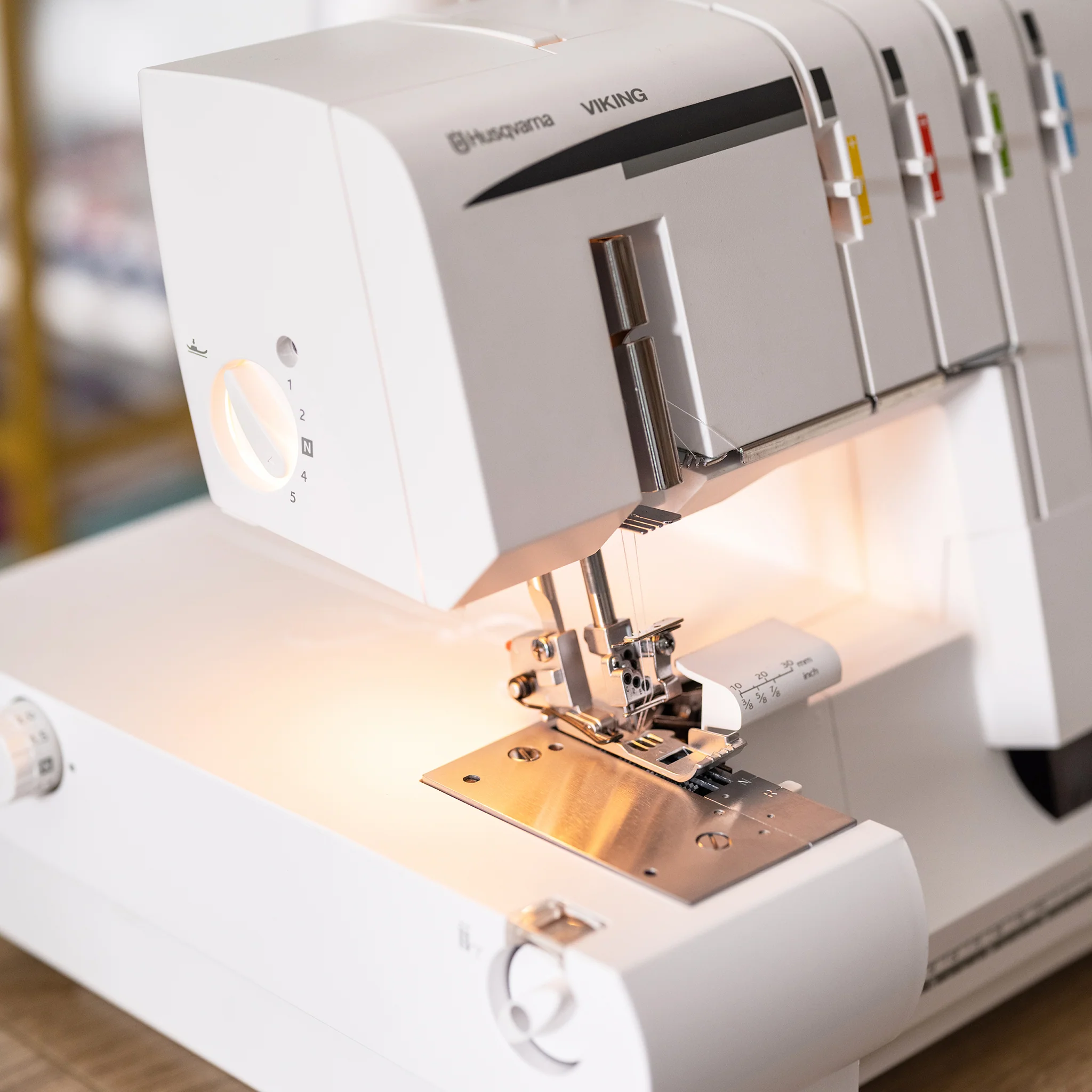 Factory Serviced Husqvarna Viking Huskylock S21 Serger - Image 9
