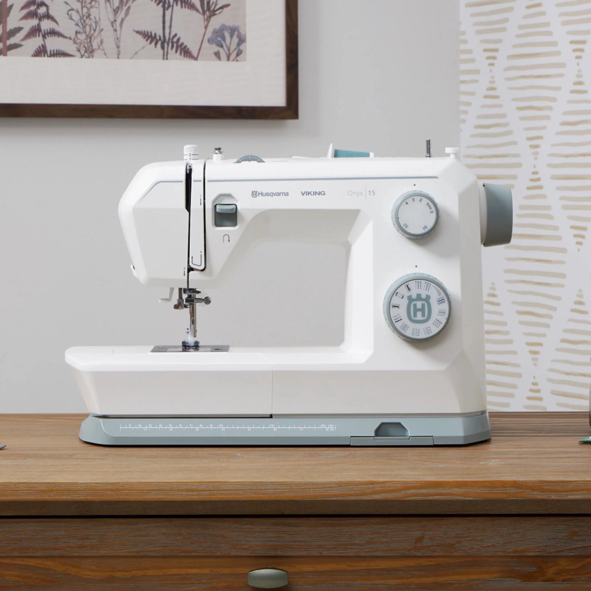 Factory Serviced Husqvarna Viking Onyx 15 Mechanical Sewing Machine - Image 10