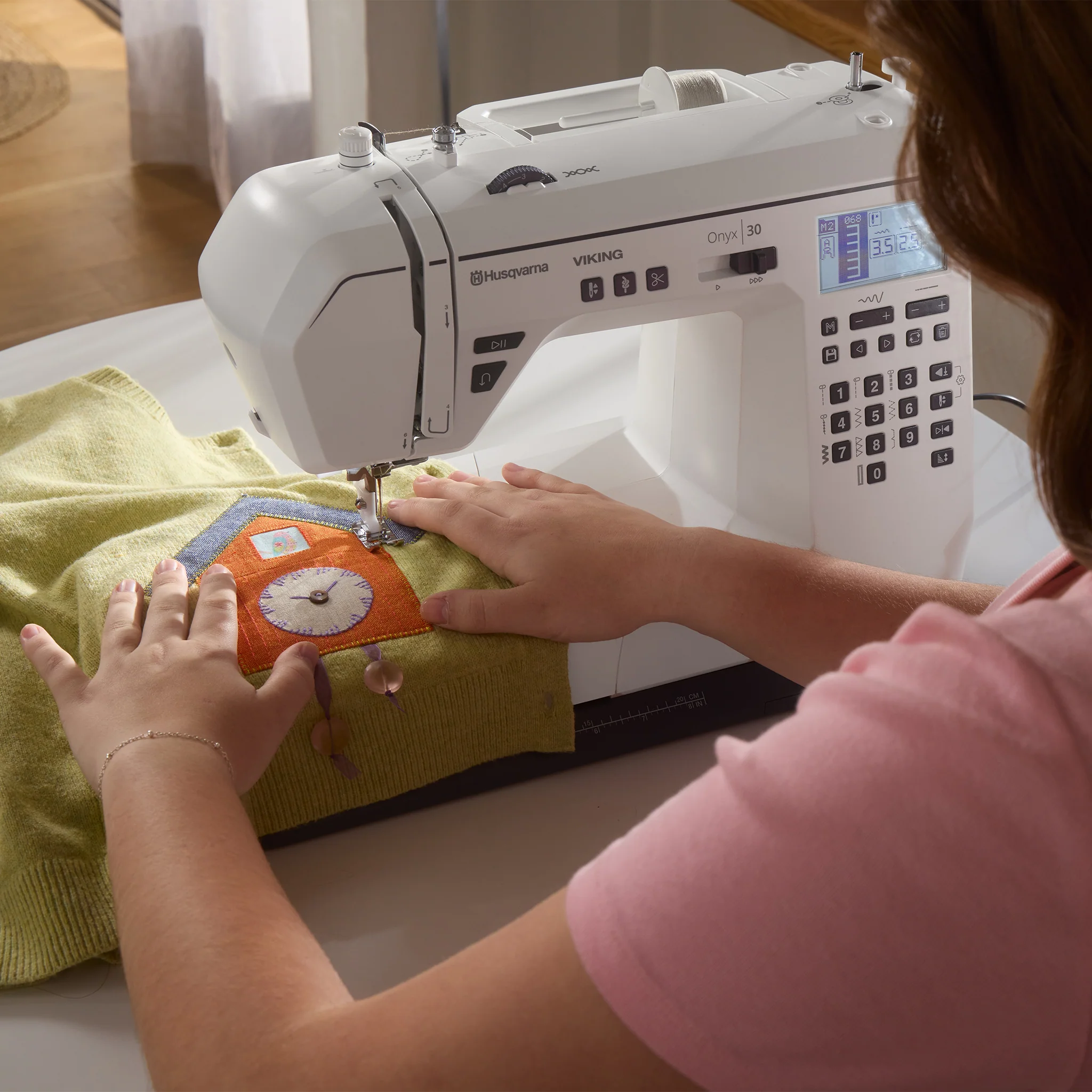 Factory Serviced Husqvarna Viking Onyx 30 Computerized Sewing Machine - Image 4
