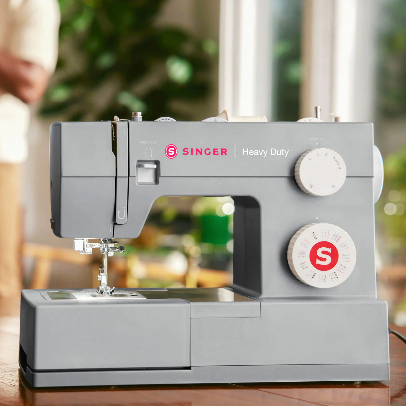 Factory Serviced Singer Heavy Duty 4432 Mechanical Sewing Machine - Image 6