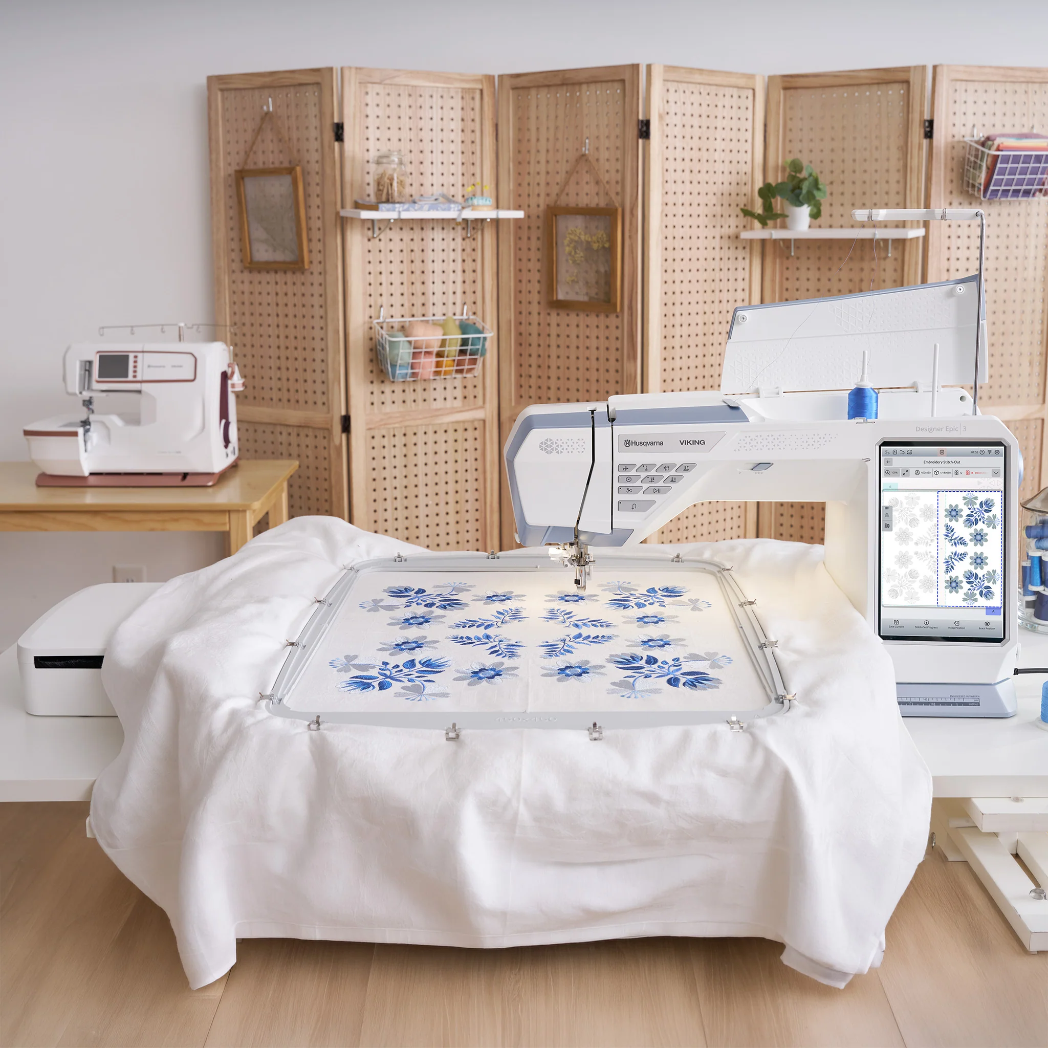 Husqvarna Viking Designer Epic 3 Nordic Frost Sewing & Embroidery Machine - Image 12