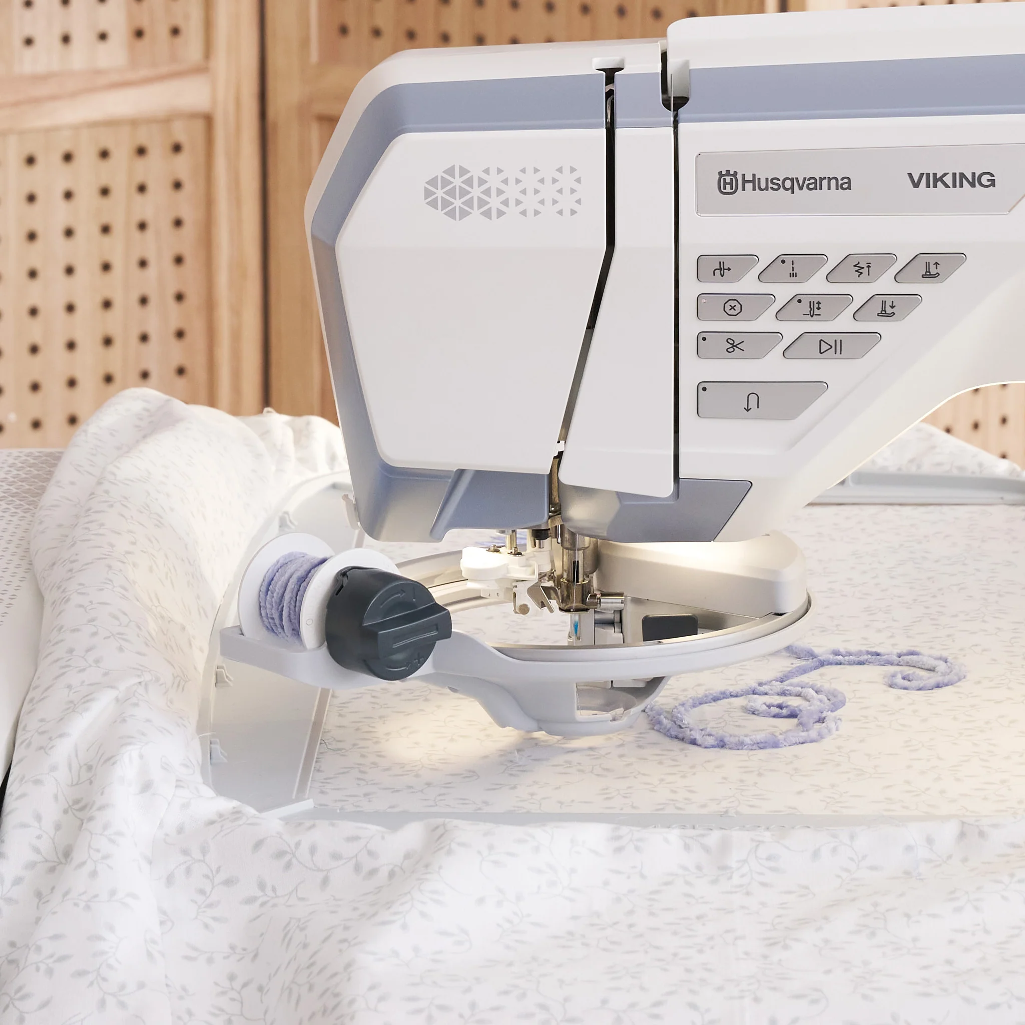 Husqvarna Viking Designer Epic 3 Nordic Frost Sewing & Embroidery Machine - Image 14