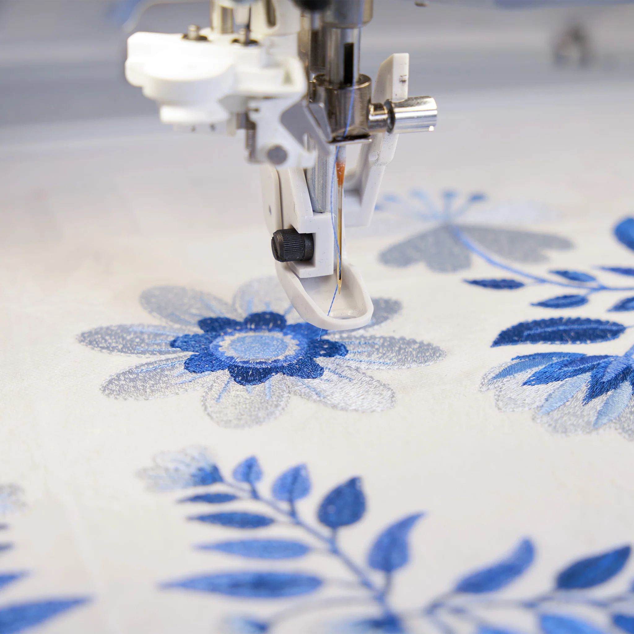 Husqvarna Viking Designer Epic 3 Nordic Frost Sewing & Embroidery Machine - Image 15