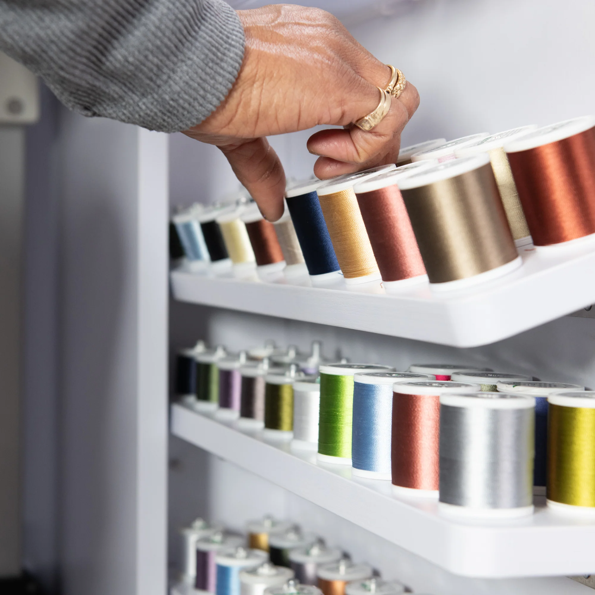Koala All-In-One Embroidery Studio (2 Colors Available) - Image 5