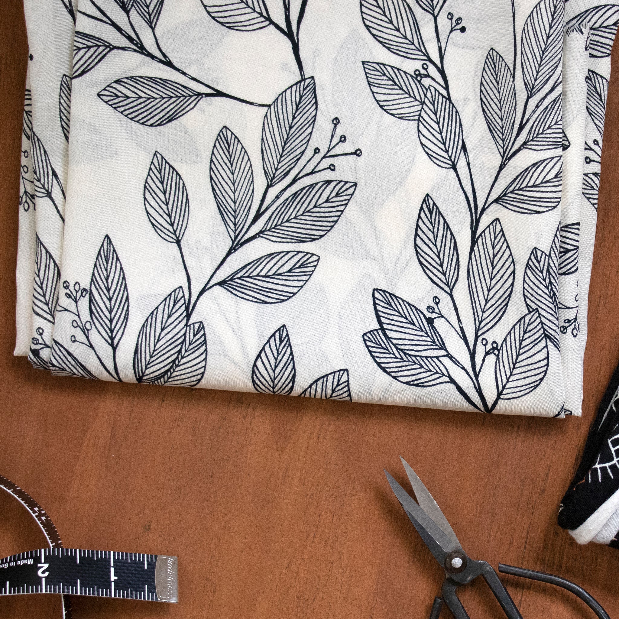 Laurel Daring Fabric in Rayon - Image 7