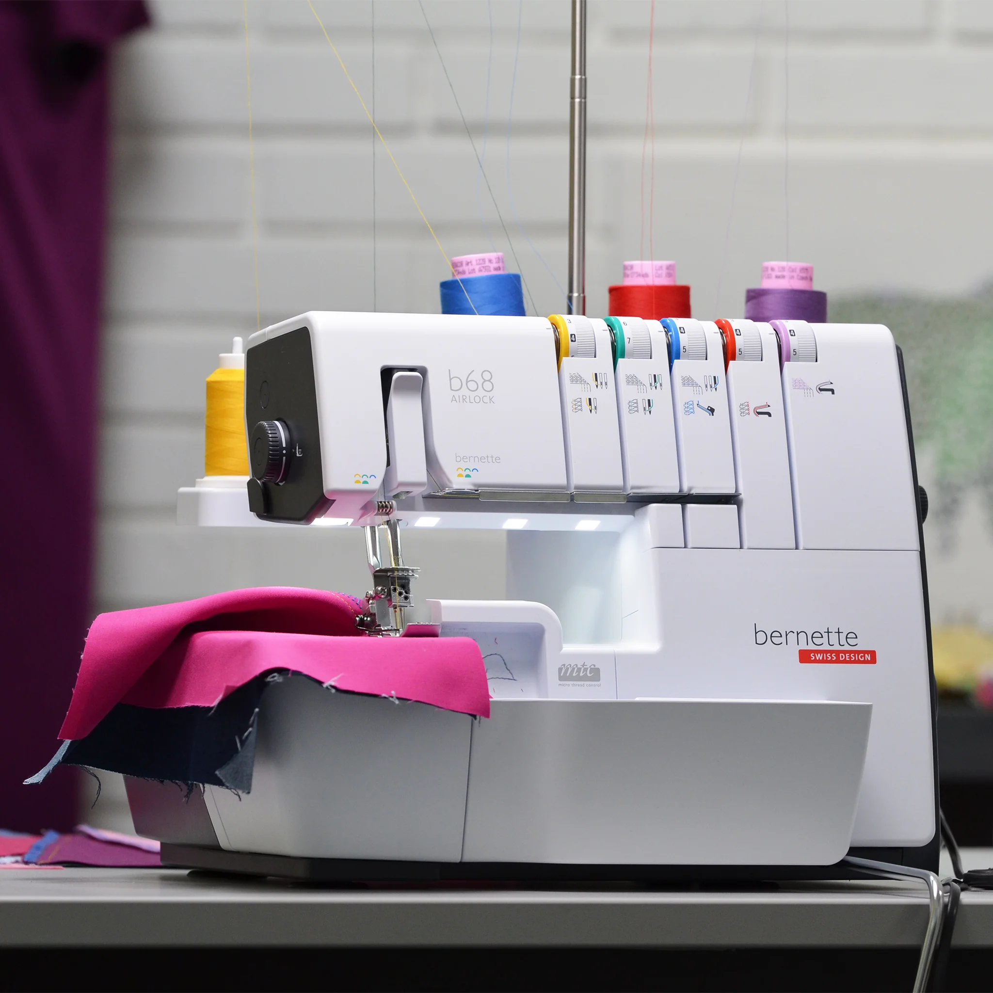bernette 68 AIRLOCK Serger & Coverstitch Combo - Image 21