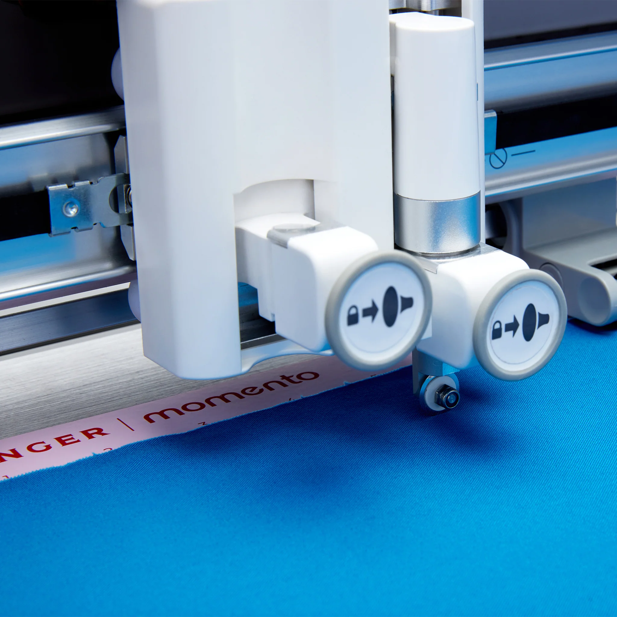 Singer Momento 24" Craft Cutting Machine - Image 16