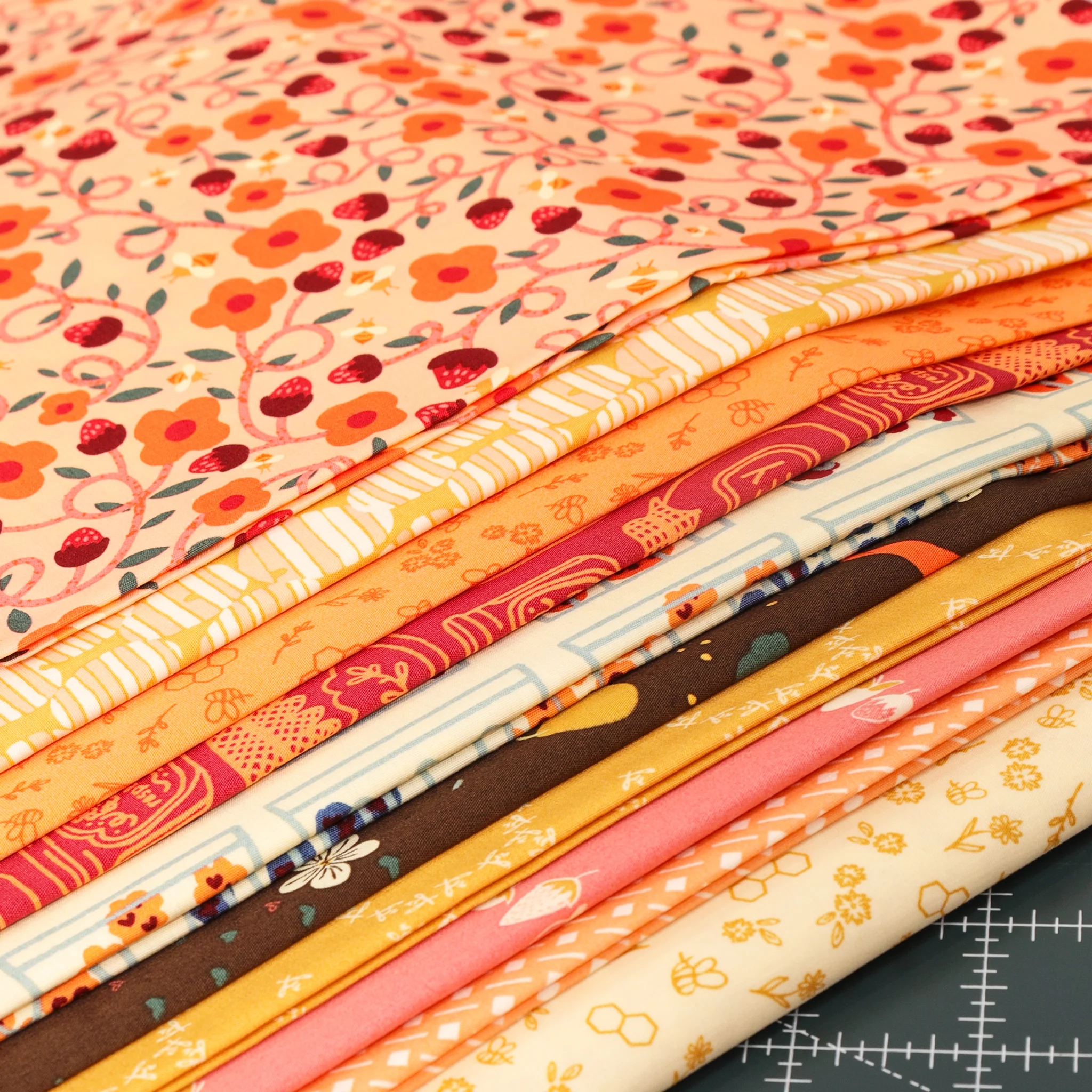 Summer Homestead Sweet Scallops Quilt Kit - Image 10