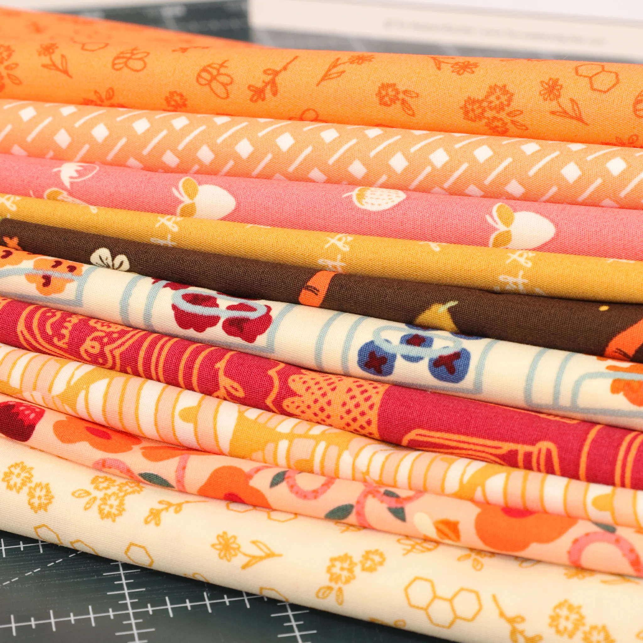Summer Homestead Sweet Scallops Quilt Kit - Image 6
