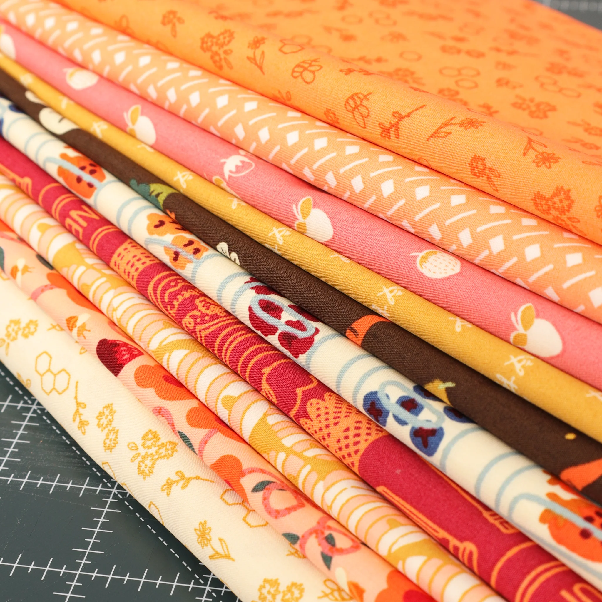 Summer Homestead Sweet Scallops Quilt Kit - Image 7