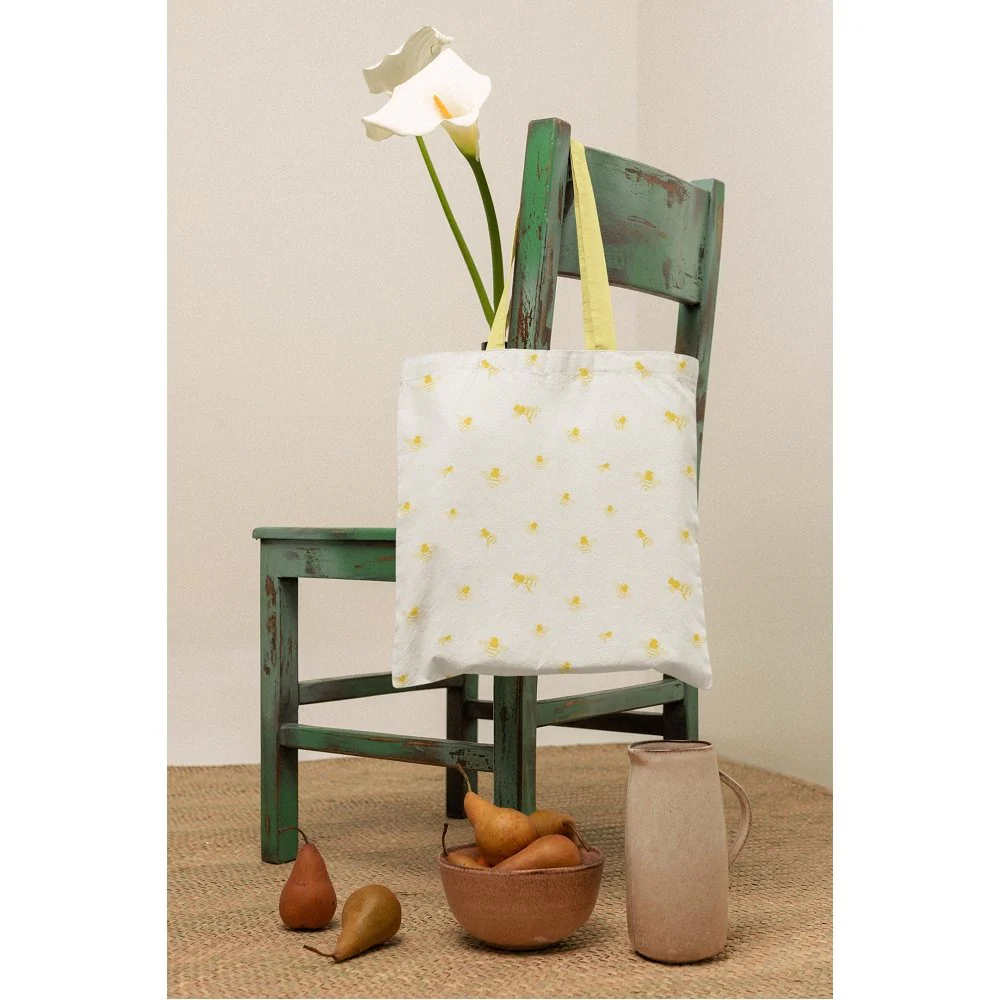 Sunflowers and Bees Outlined Fabric - Image 5